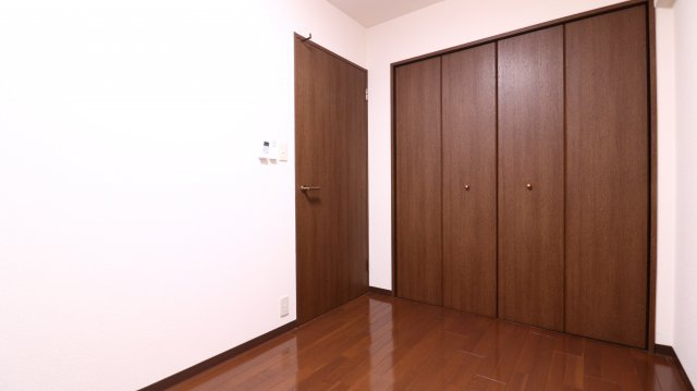 プラザハイツ二ツ屋C棟の寝室