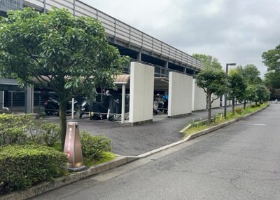【駐輪場】 | フェアヒルズ南大沢ブリーズコート | マンションの駐輪場は、事前に空きがあるか確認を取ると安心です。せっかく入居したのに駐輪スペースがない！なんてことになったら大変ですよね。そこで、内見時や購入前にはまず事前に確認しておくと良いでしょう。