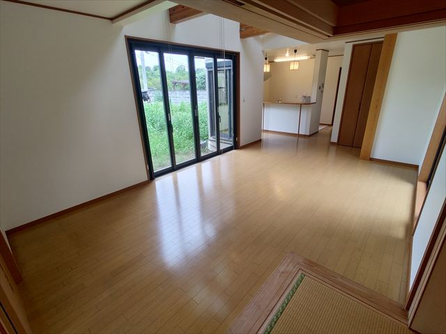 【居間・リビング】の画像