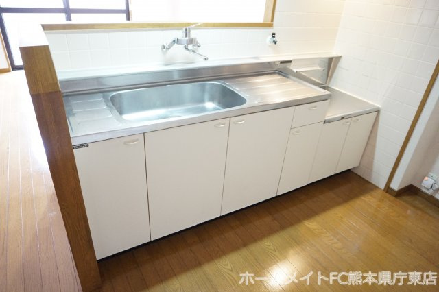 熊本市東区長嶺東３丁目の賃貸マンションのキッチン