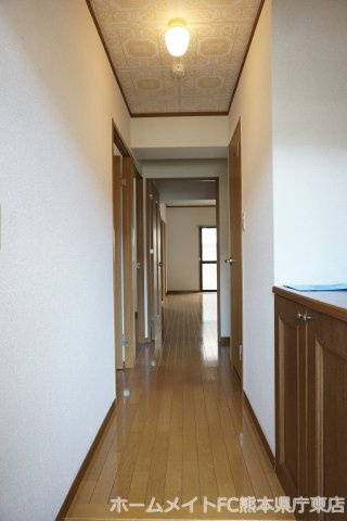 熊本市東区長嶺東３丁目の賃貸マンションの玄関