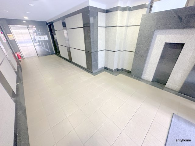 ハクユウ元町のロビー