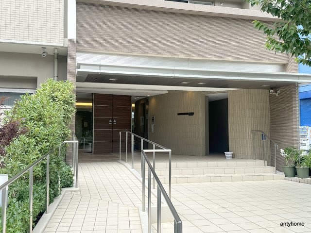 ビビアンパレス桜川公園のエントランス