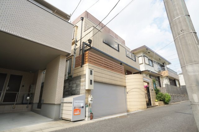 桜丘４　戸建の外観|☆第一種低層住居専用地域の閑静な住宅地
☆駐車スペース１台分あり（車種による）