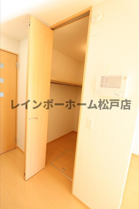 ロイヤルヒル三郷　仲介手数料（賃料の1.10ヵ月）の50％OFF対象物件！の収納
