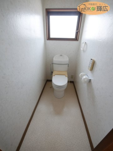 姫路市幸町　中古戸建のトイレ