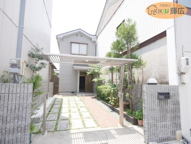 姫路市幸町　中古戸建の駐車場