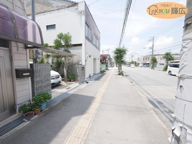 姫路市幸町　中古戸建の前面道路含む現地写真