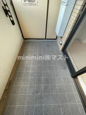 ラグゼ難波西Ⅱのバルコニー|別号室参考写真