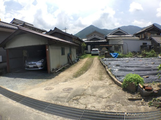 【前面道路含む現地写真】 | 山南町谷川T邸