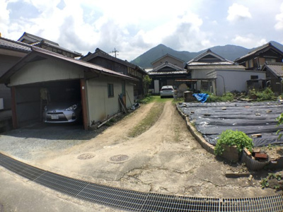 【前面道路含む現地写真】 | 山南町谷川T邸