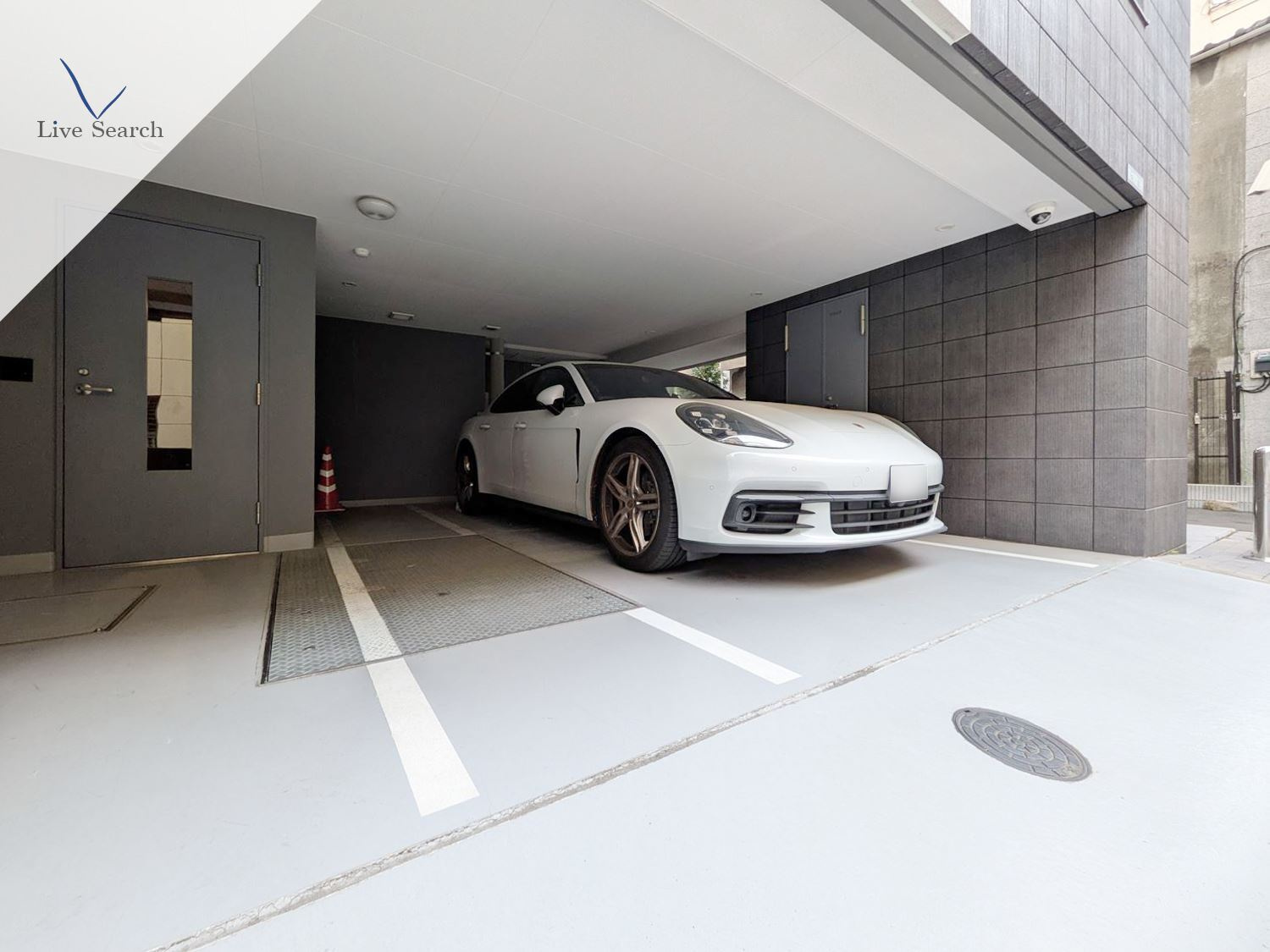 ディームス上野の駐車場
