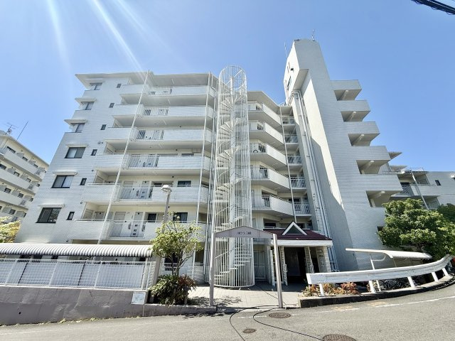荘苑八事ビラージュ一番館の外観