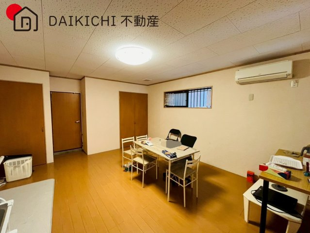 【居間・リビング】 | 坂戸市千代田4丁目　中古戸建
