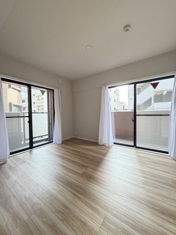 ライオンズマンション松屋町の洋室
