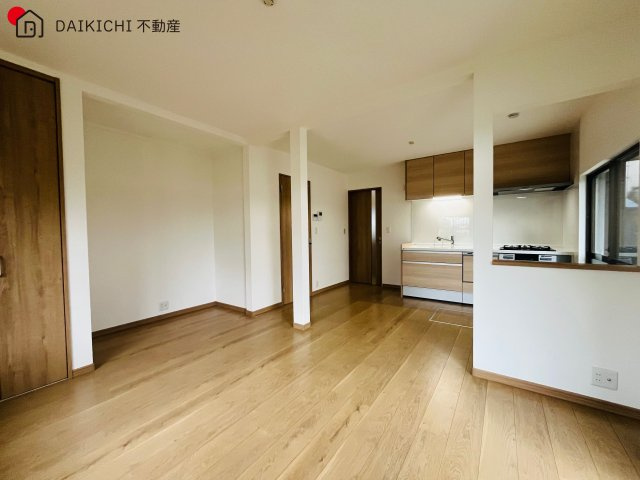 【居間・リビング】 | 坂戸市鎌倉町　中古戸建
