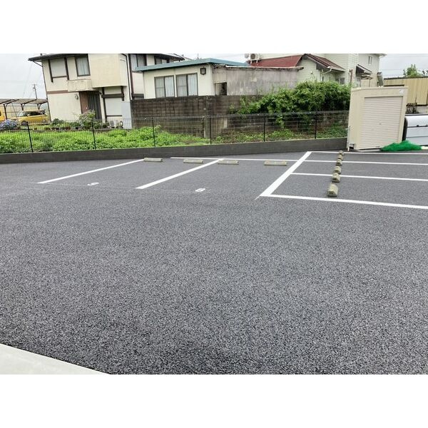 サンフォルテ三木西の駐車場