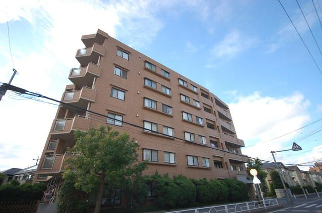 インシュランスビル１２の外観|外観は落ち着いています