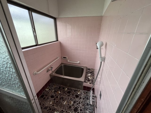 笠岡市富岡売家3の浴室