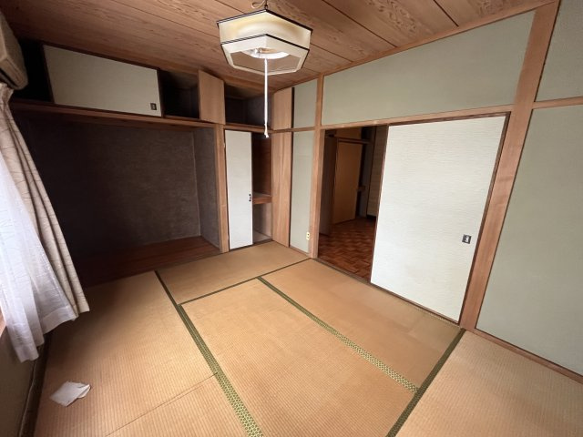 笠岡市富岡売家3の和室