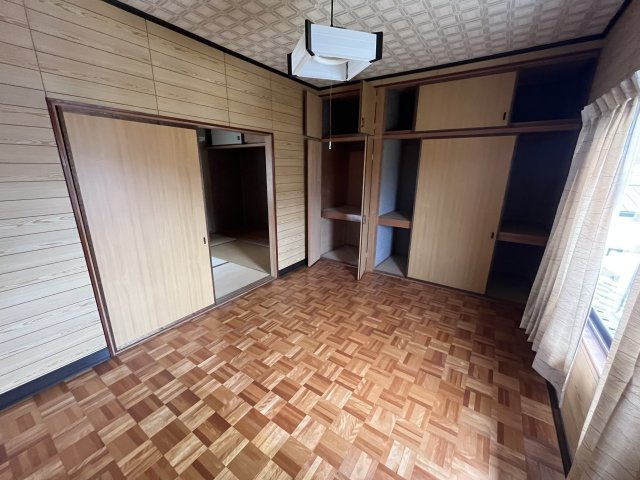 笠岡市富岡売家3の洋室