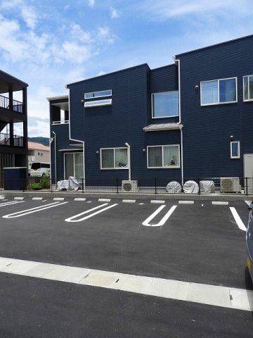 セブンコート長束駅前　Ｂ棟の駐車場|駐車スペースもあります