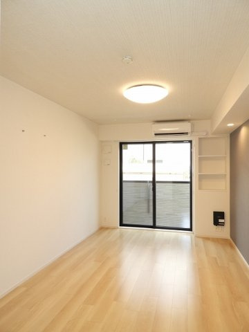 セブンコート長束駅前　Ｂ棟の居間・リビング|ゆったりとした居間です