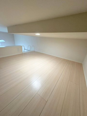 【寝室】 | ヒルズ渡田東町 | 収納や寝室など多用途のロフト付
