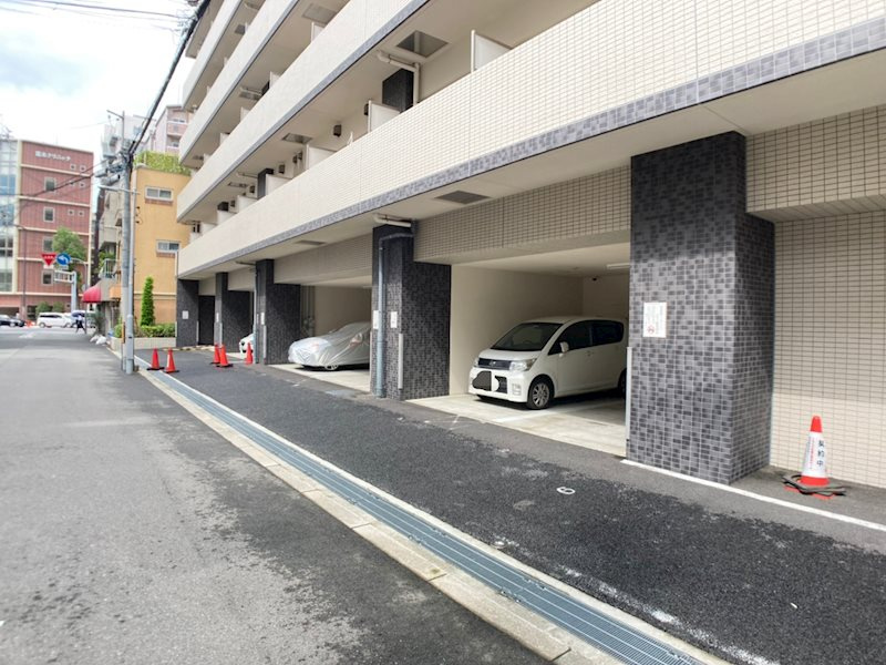 大阪市浪速区大国１丁目の賃貸マンションの駐車場