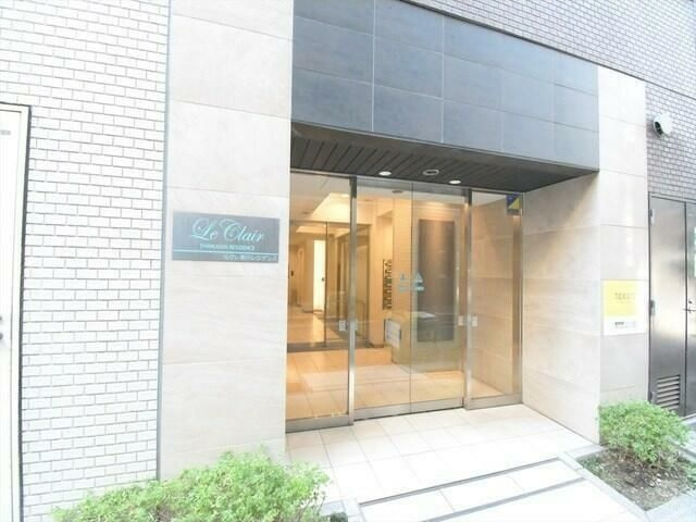ルクレ新川レジデンスのエントランス