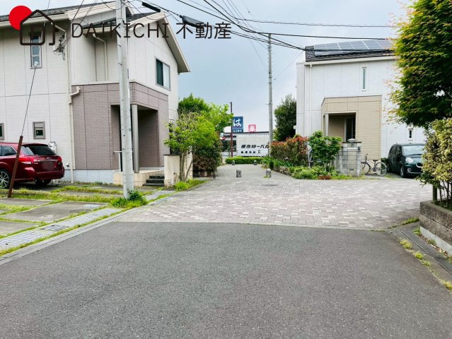 【前面道路含む現地写真】 | 坂戸市にっさい花みす木　中古戸建