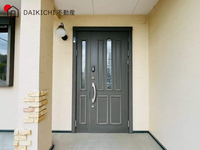 【玄関】 | 鶴ヶ島市鶴ヶ丘1期　中古戸建
