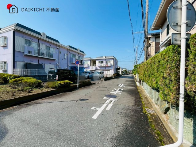 【前面道路含む現地写真】 | 鶴ヶ島市松ヶ丘2丁目　中古戸建