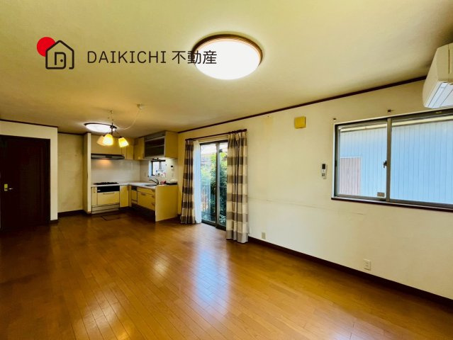 【居間・リビング】 | 鶴ヶ島市鶴ヶ丘　中古戸建