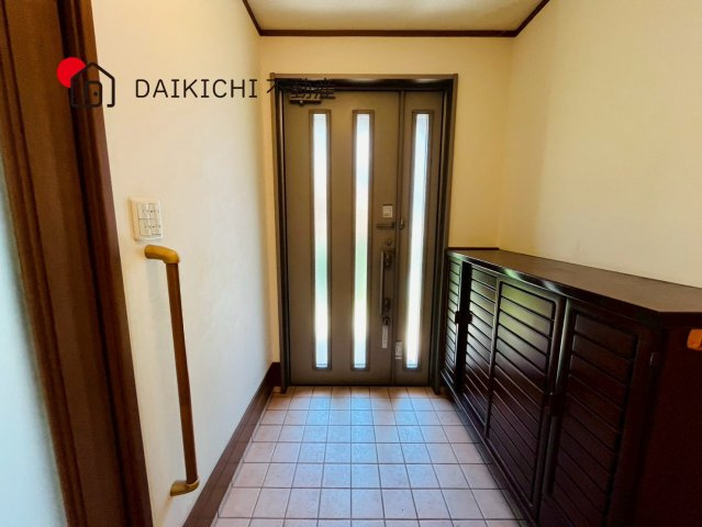 【玄関】 | 鶴ヶ島市鶴ヶ丘　中古戸建