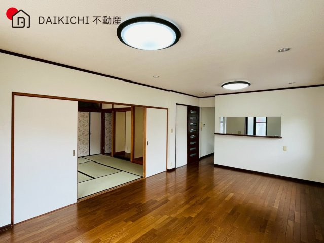 【居間・リビング】 | 鶴ヶ島市鶴ヶ丘　中古戸建