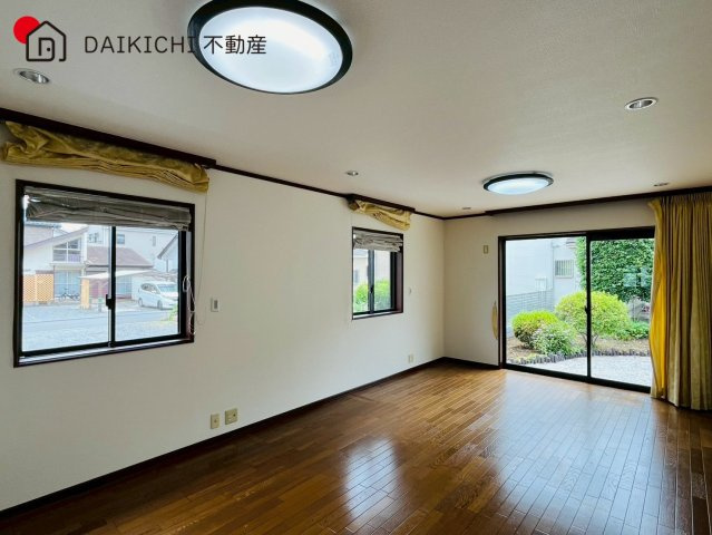 【居間・リビング】 | 鶴ヶ島市鶴ヶ丘　中古戸建