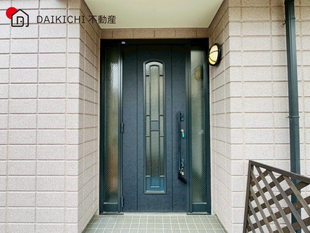【玄関】 | 鶴ヶ島市鶴ヶ丘　中古戸建