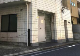 アカデミー向丘のエントランス