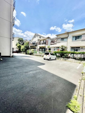 ユーハイツ長野の駐車場