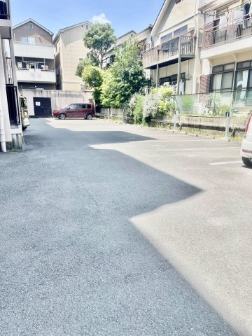 ユーハイツ長野の駐車場