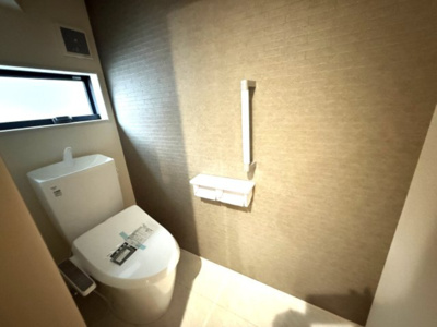 【トイレ】 | 【仲介手数料２３０万円が無料！】■狛江駅１０分■住宅性能評価６項目で最高評価■省エネ■長期優良認定 | 諸費用２３０万円ＯＦＦキャンペーン！
決算キャンペーン中！
家計応援サービスの限界に挑戦中！
■狛江駅１０分
■ＬＤＫの天井が吹抜け
■住宅性能評価６項目で最高評価
■省エネ住宅
■長期優良認定住宅