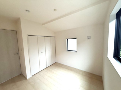 【洋室】 | 【仲介手数料２３０万円が無料！】■狛江駅１０分■住宅性能評価６項目で最高評価■省エネ■長期優良認定 | 諸費用２３０万円ＯＦＦキャンペーン！
決算キャンペーン中！
家計応援サービスの限界に挑戦中！
■狛江駅１０分
■ＬＤＫの天井が吹抜け
■住宅性能評価６項目で最高評価
■省エネ住宅
■長期優良認定住宅
