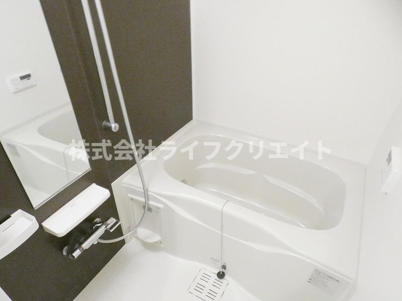 ルピナスⅢの浴室