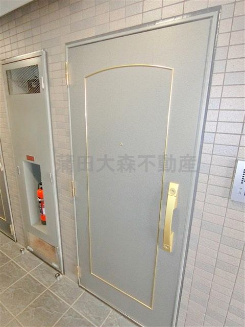 ルーブル池上伍番館の玄関