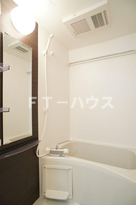 ラヴィータ 妙典の浴室