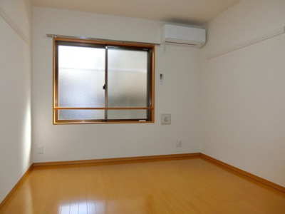 【寝室】 | ※別部屋写真