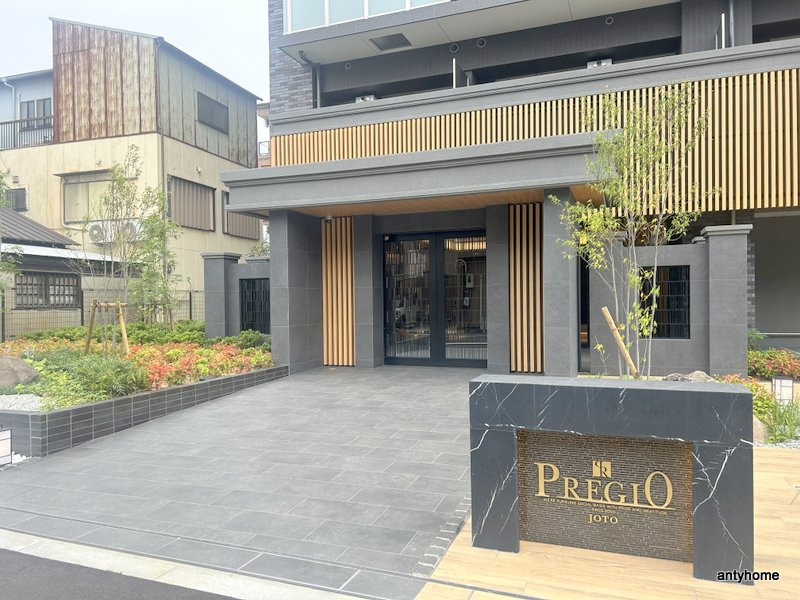 プレジオ城東　仲介手数料無料のエントランス