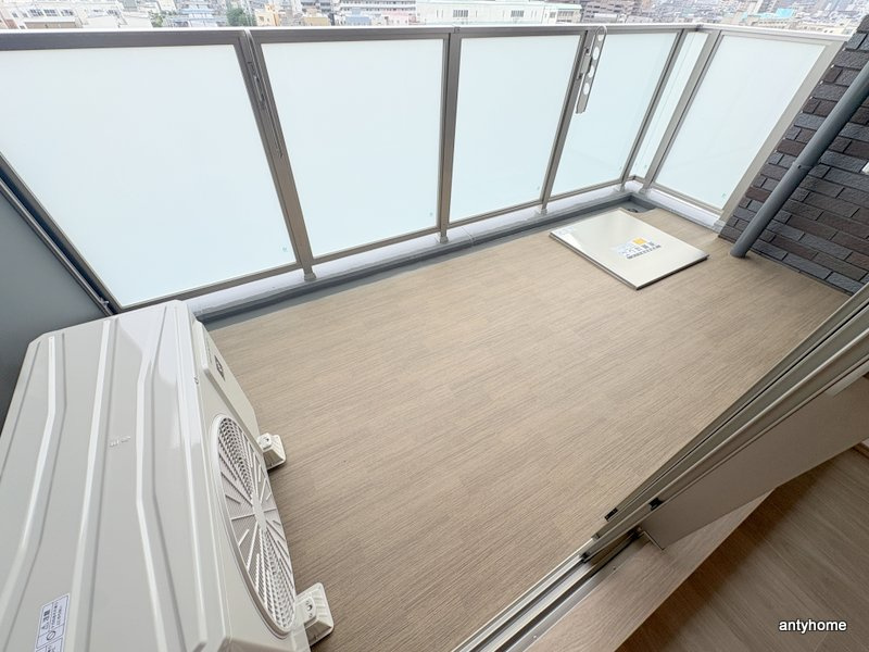 プレジオ城東　仲介手数料無料のバルコニー