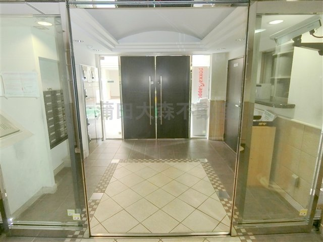 ソアブール池上のエントランス|オートロックと宅配ボックス付きのエントランス